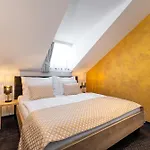 Golden Crown Gasthuis 4*